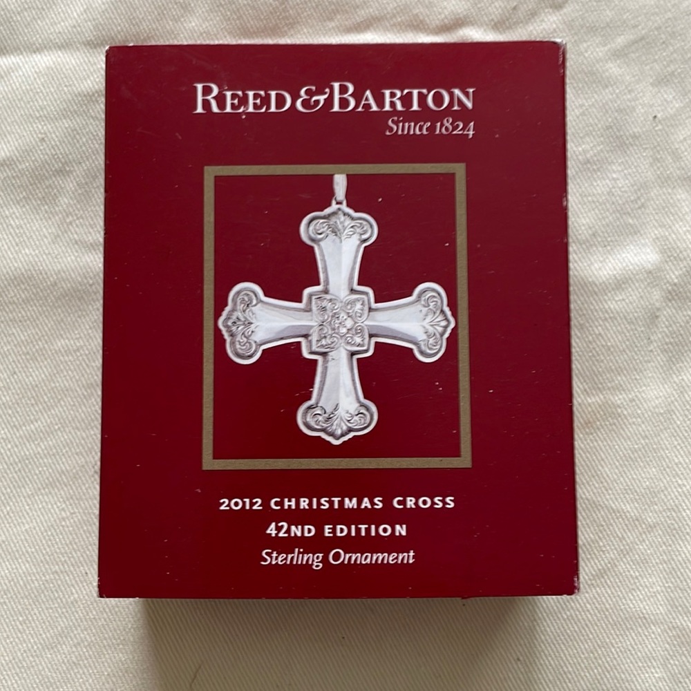 Reed and Barton sterling silver Christmas cross ornament 2012 with box/dust bag